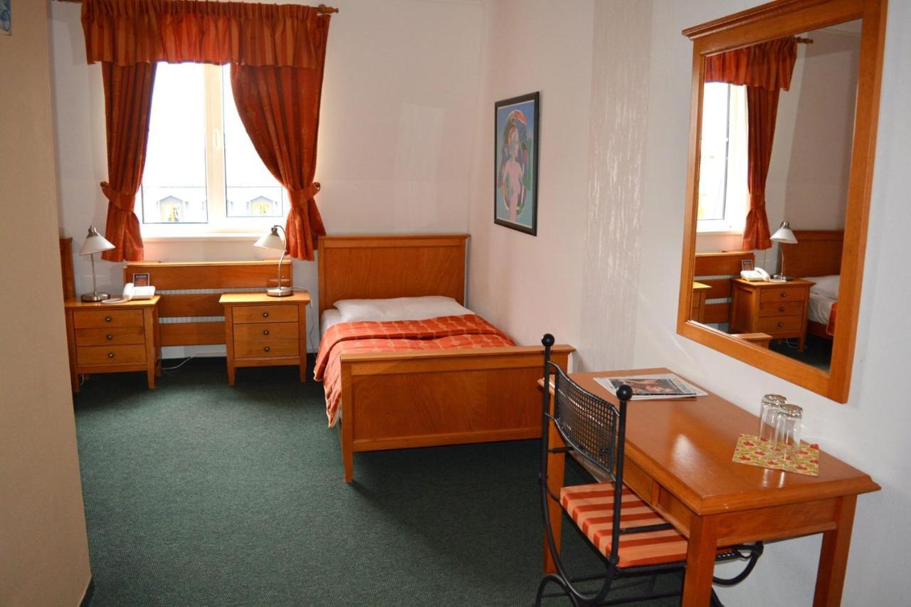Hotel Kastiel Agatka à Chorvatsky Grob Extérieur photo