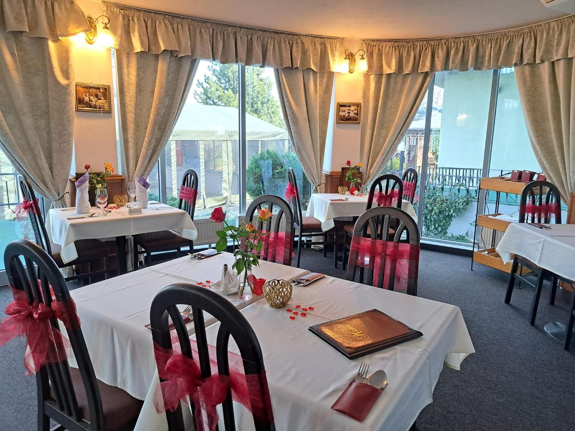 Hotel Kastiel Agatka à Chorvatsky Grob Extérieur photo
