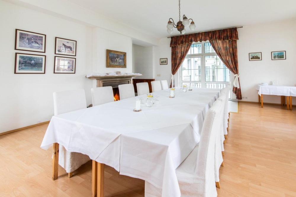 Hotel Kastiel Agatka à Chorvatsky Grob Extérieur photo