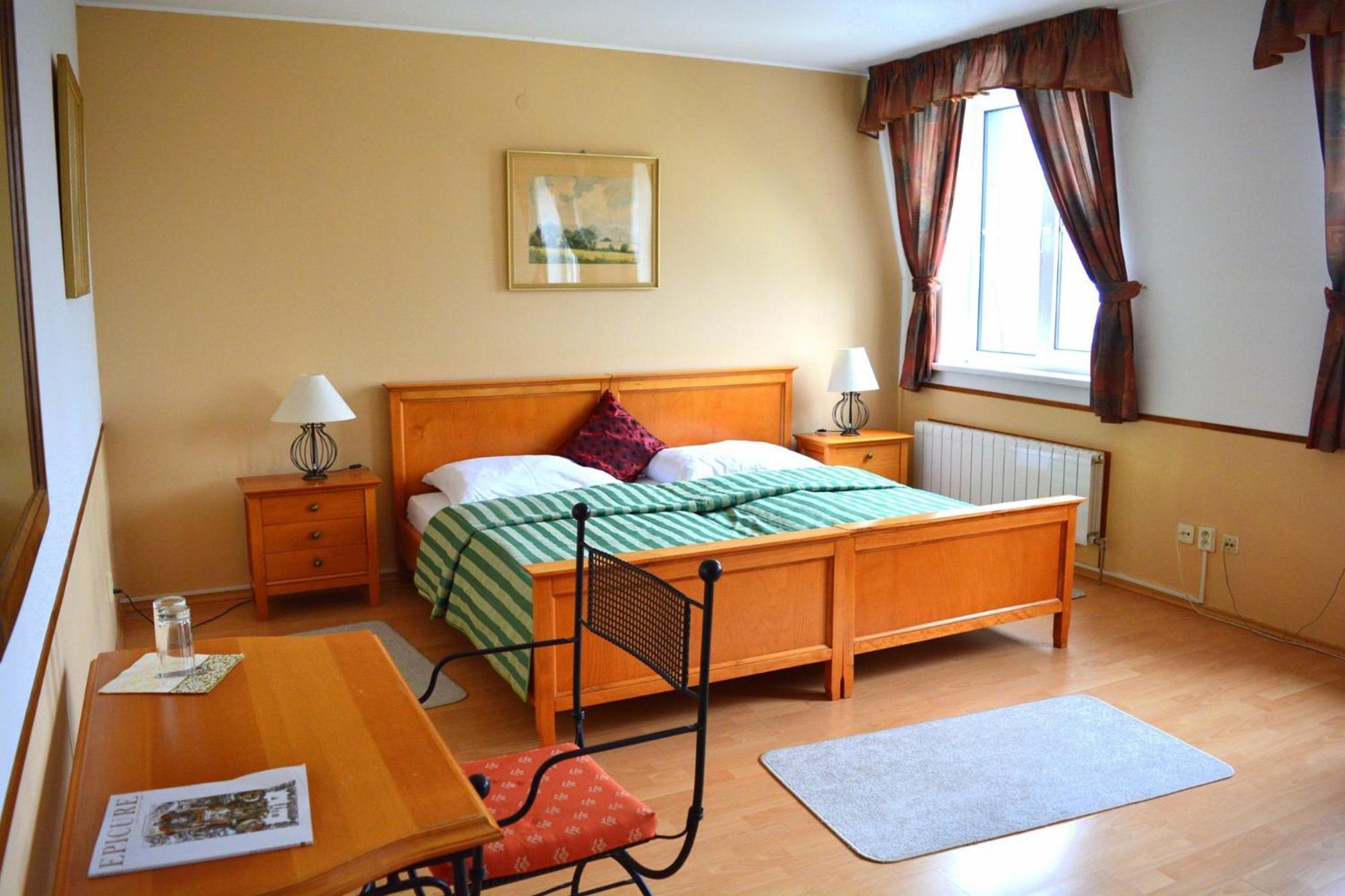 Hotel Kastiel Agatka à Chorvatsky Grob Extérieur photo
