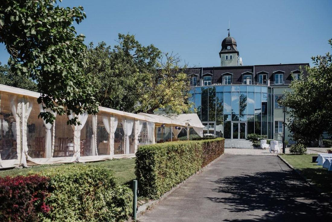 Hotel Kastiel Agatka à Chorvatsky Grob Extérieur photo