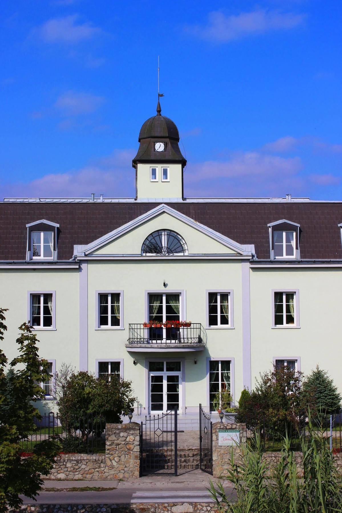 Hotel Kastiel Agatka à Chorvatsky Grob Extérieur photo